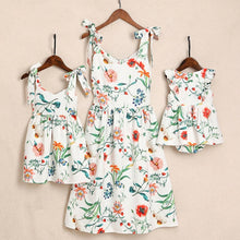 Load image into Gallery viewer, family look butterflies mother daughter dresses mommy and me clothes mom mum mama and baby girls matching dress family outfits